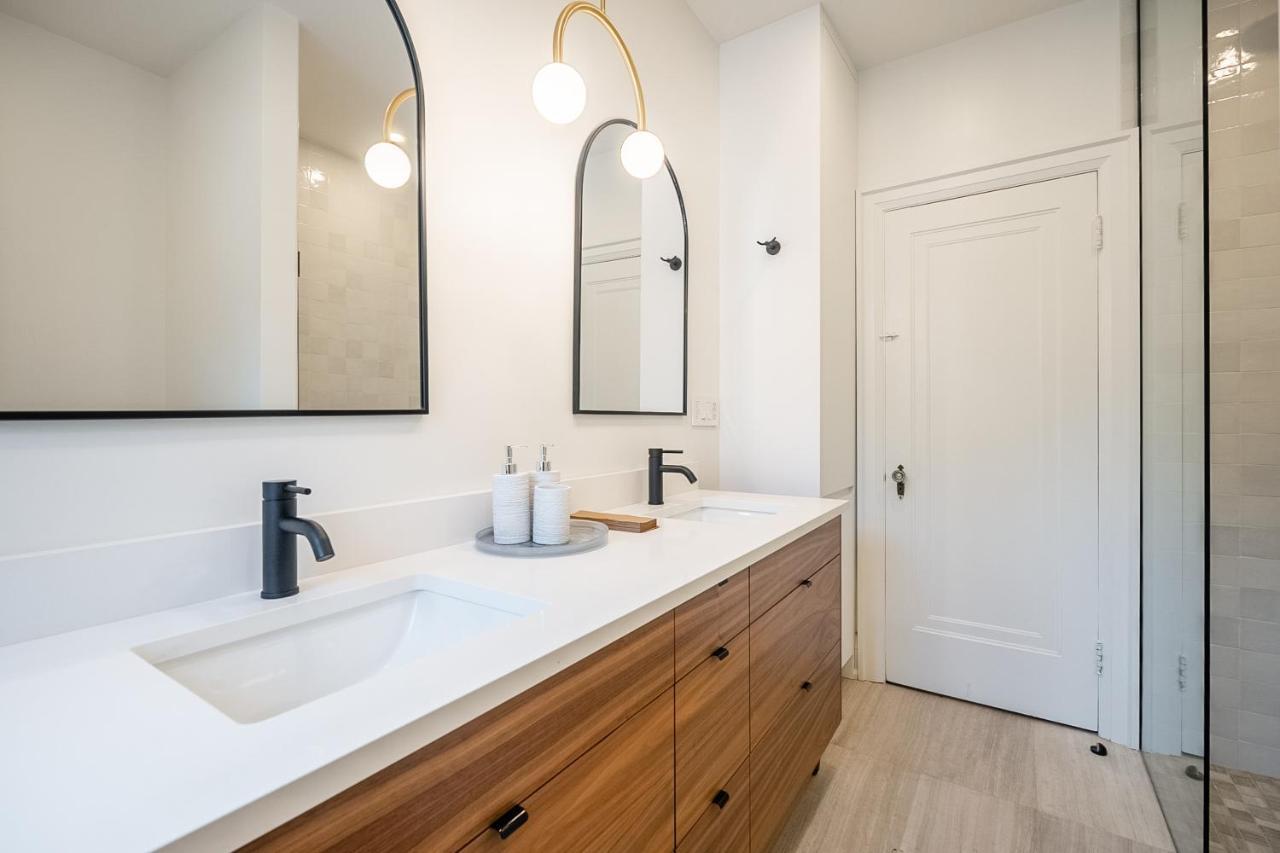 Beautiful And Spacious Luxury Home Toronto Exteriör bild